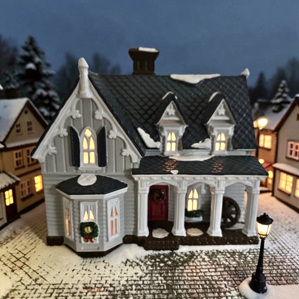 Vintage 1991 Dept 56 "GOTHIC FARMHOUSE"American Architecture Series SNOW VILLAGE
